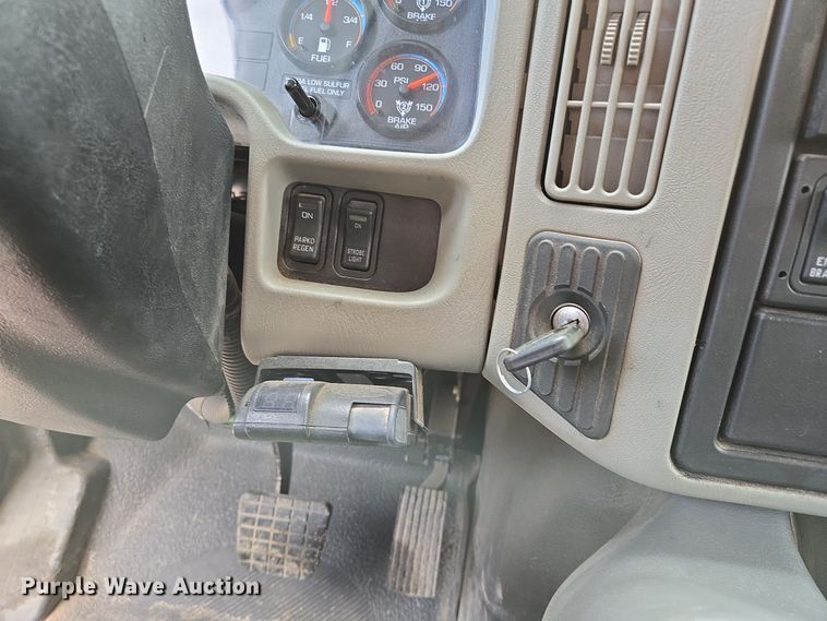 image for item EE8699 2012 International 7500 dump truck