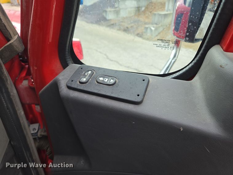 image for item EE8699 2012 International 7500 dump truck