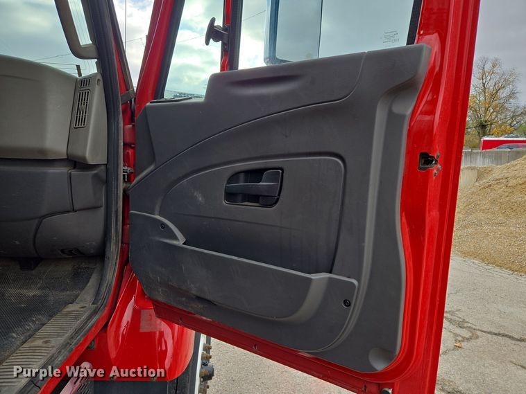 image for item EE8699 2012 International 7500 dump truck