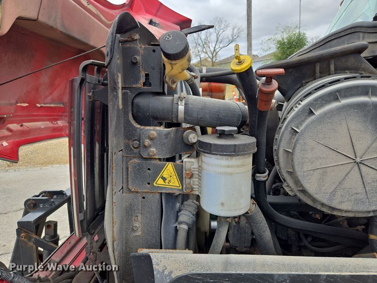 image for item EE8699 2012 International 7500 dump truck