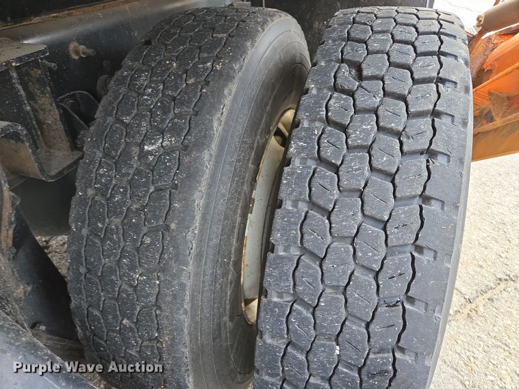 image for item EE8699 2012 International 7500 dump truck