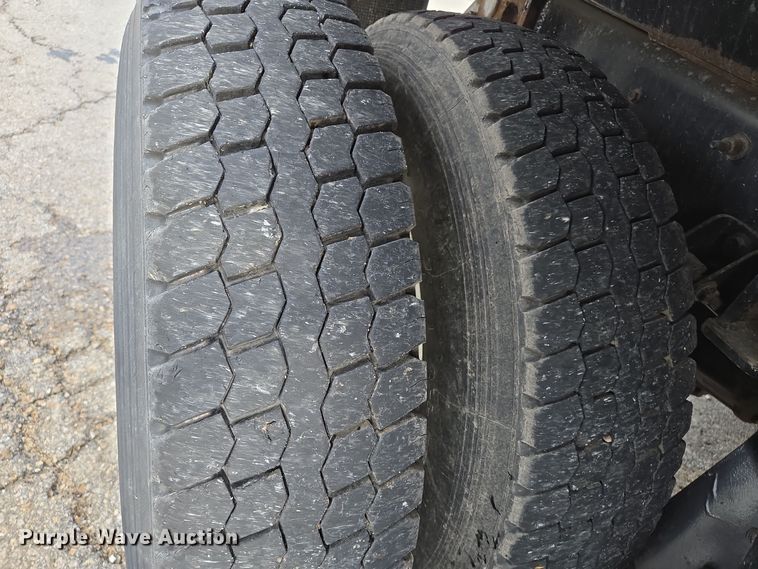 image for item EE8699 2012 International 7500 dump truck