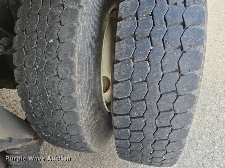 image for item EE8699 2012 International 7500 dump truck