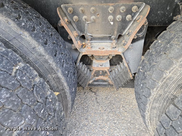 image for item EE8699 2012 International 7500 dump truck