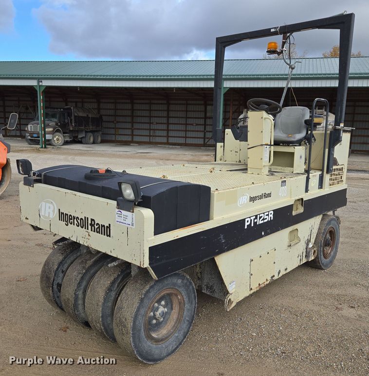 image for item EE8713 2005 Ingersoll Rand  PT125R pneumatic roller