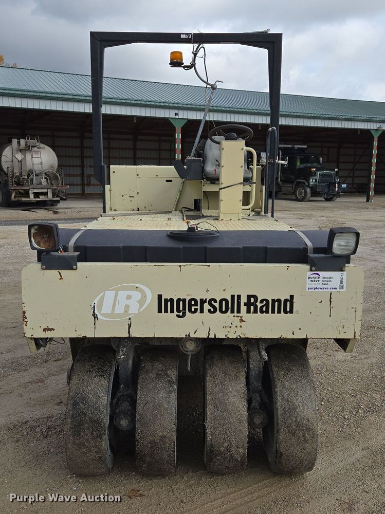 image for item EE8713 2005 Ingersoll Rand  PT125R pneumatic roller
