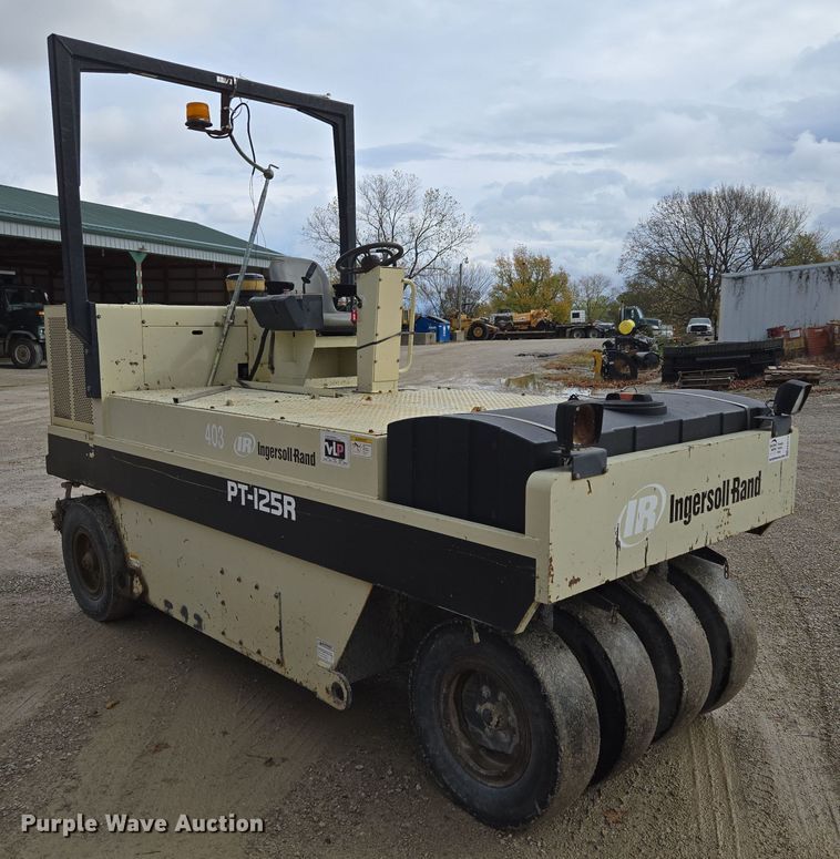 image for item EE8713 2005 Ingersoll Rand  PT125R pneumatic roller