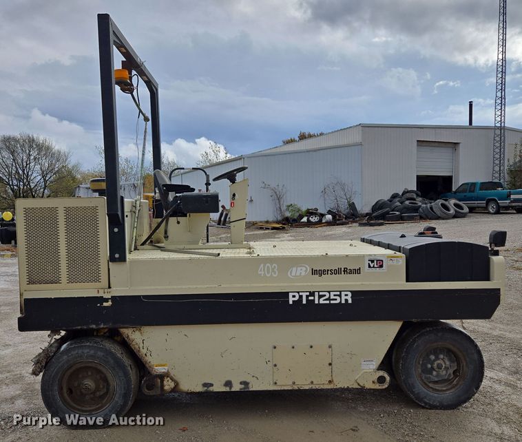 image for item EE8713 2005 Ingersoll Rand  PT125R pneumatic roller