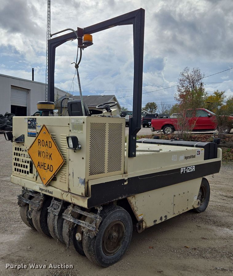 image for item EE8713 2005 Ingersoll Rand  PT125R pneumatic roller