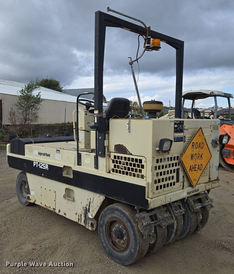image for item EE8713 2005 Ingersoll Rand  PT125R pneumatic roller
