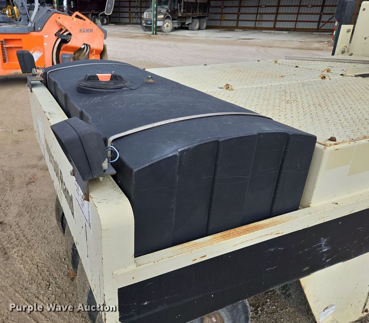 image for item EE8713 2005 Ingersoll Rand  PT125R pneumatic roller