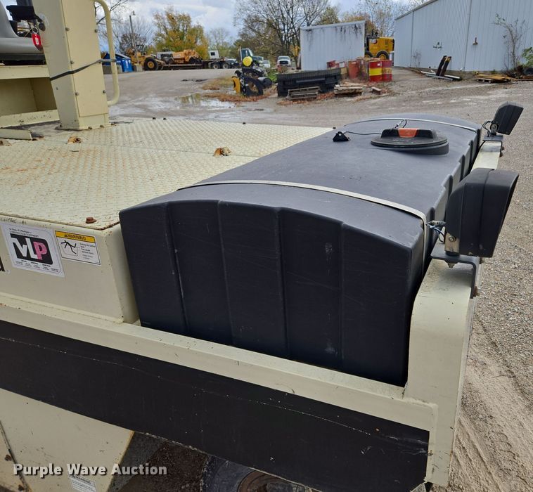 image for item EE8713 2005 Ingersoll Rand  PT125R pneumatic roller