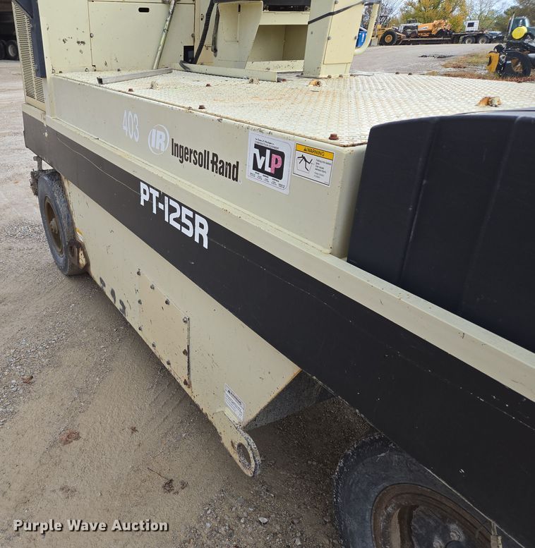 image for item EE8713 2005 Ingersoll Rand  PT125R pneumatic roller