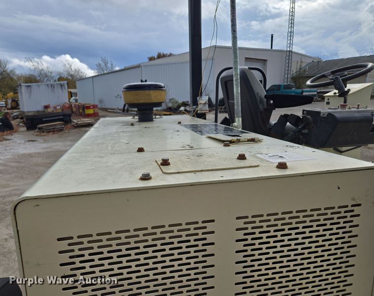 image for item EE8713 2005 Ingersoll Rand  PT125R pneumatic roller