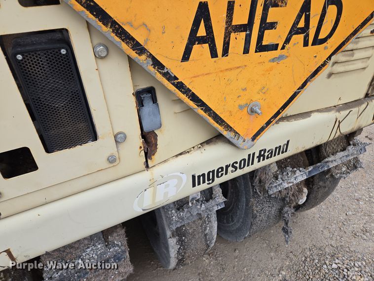 image for item EE8713 2005 Ingersoll Rand  PT125R pneumatic roller