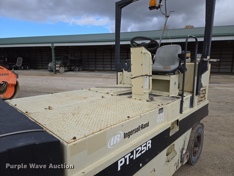 image for item EE8713 2005 Ingersoll Rand  PT125R pneumatic roller