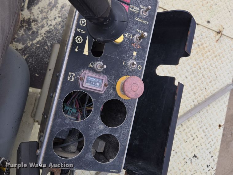 image for item EE8713 2005 Ingersoll Rand  PT125R pneumatic roller