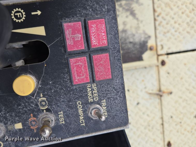 image for item EE8713 2005 Ingersoll Rand  PT125R pneumatic roller