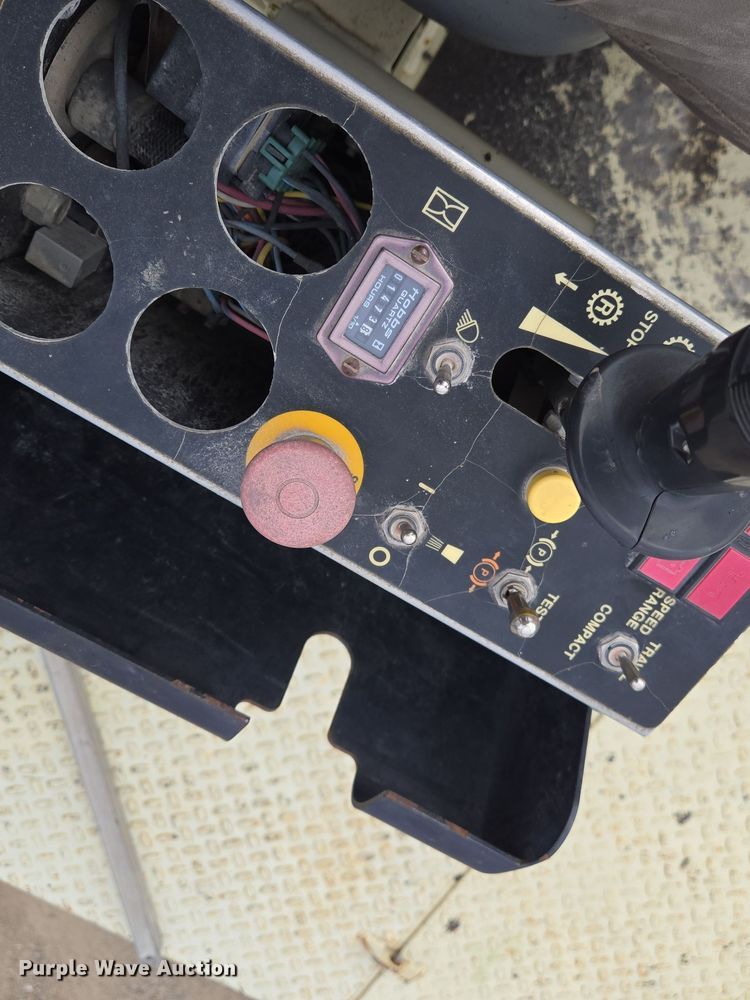 image for item EE8713 2005 Ingersoll Rand  PT125R pneumatic roller