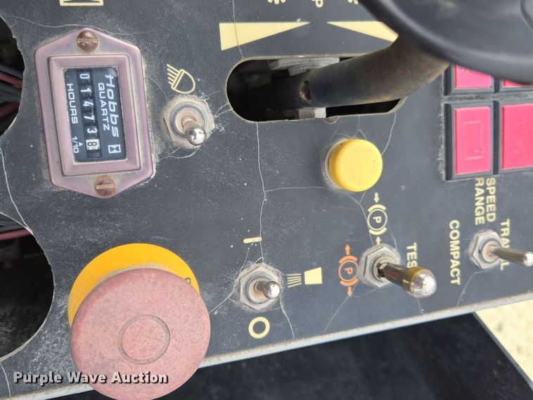 image for item EE8713 2005 Ingersoll Rand  PT125R pneumatic roller