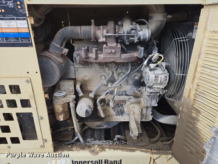 image for item EE8713 2005 Ingersoll Rand  PT125R pneumatic roller