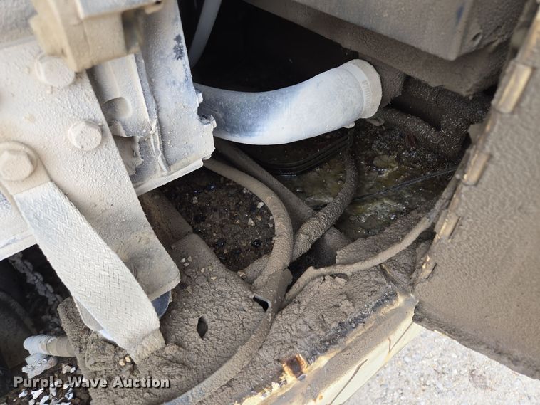 image for item EE8713 2005 Ingersoll Rand  PT125R pneumatic roller