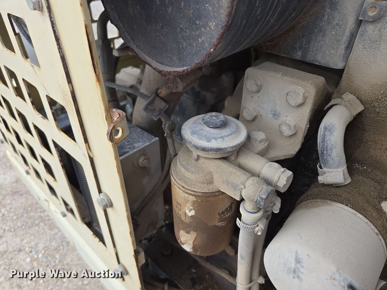 image for item EE8713 2005 Ingersoll Rand  PT125R pneumatic roller