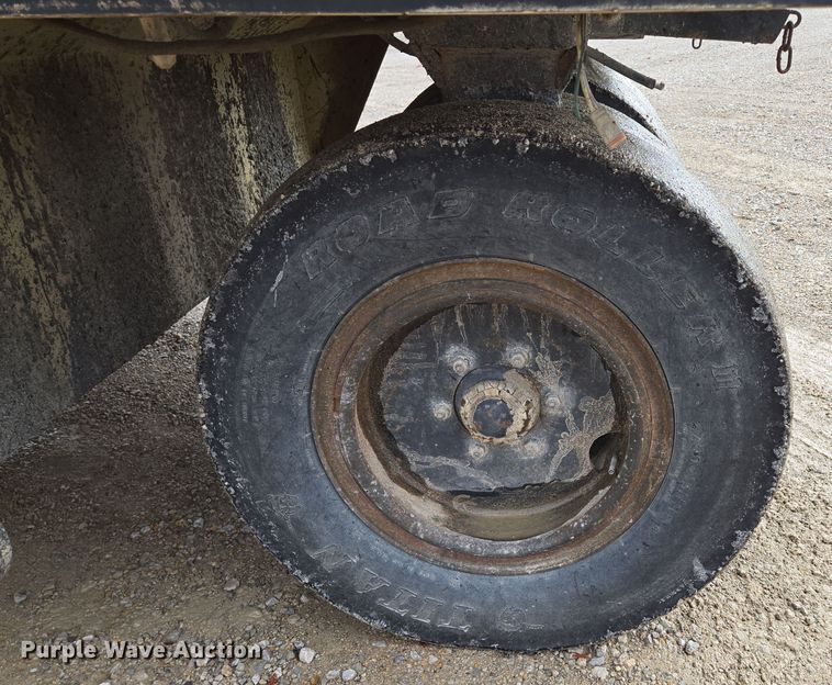 image for item EE8713 2005 Ingersoll Rand  PT125R pneumatic roller