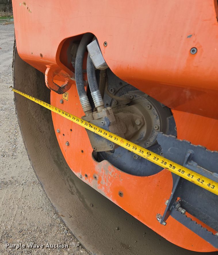 image for item EE8714 2011 Hamm HD140 double drum vibratory roller