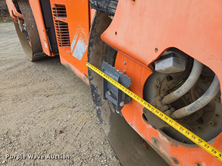 image for item EE8714 2011 Hamm HD140 double drum vibratory roller
