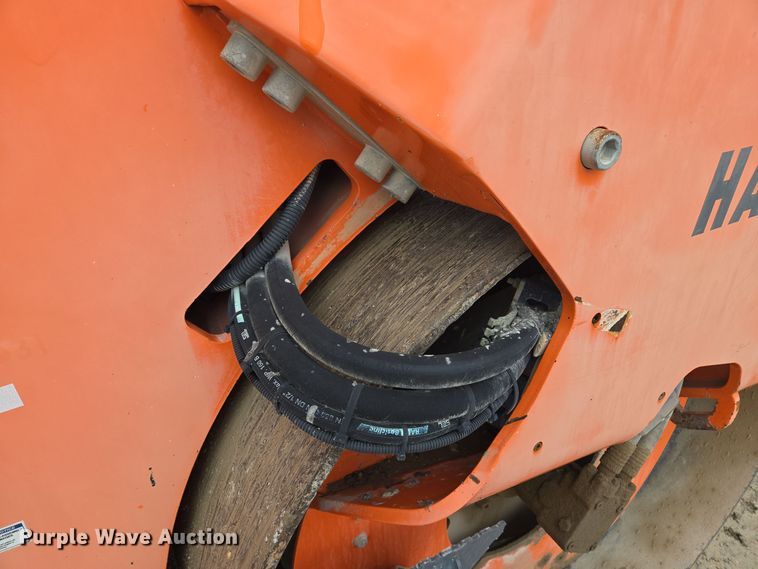 image for item EE8714 2011 Hamm HD140 double drum vibratory roller