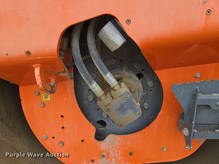 image for item EE8714 2011 Hamm HD140 double drum vibratory roller