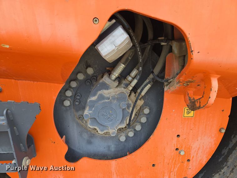 image for item EE8714 2011 Hamm HD140 double drum vibratory roller