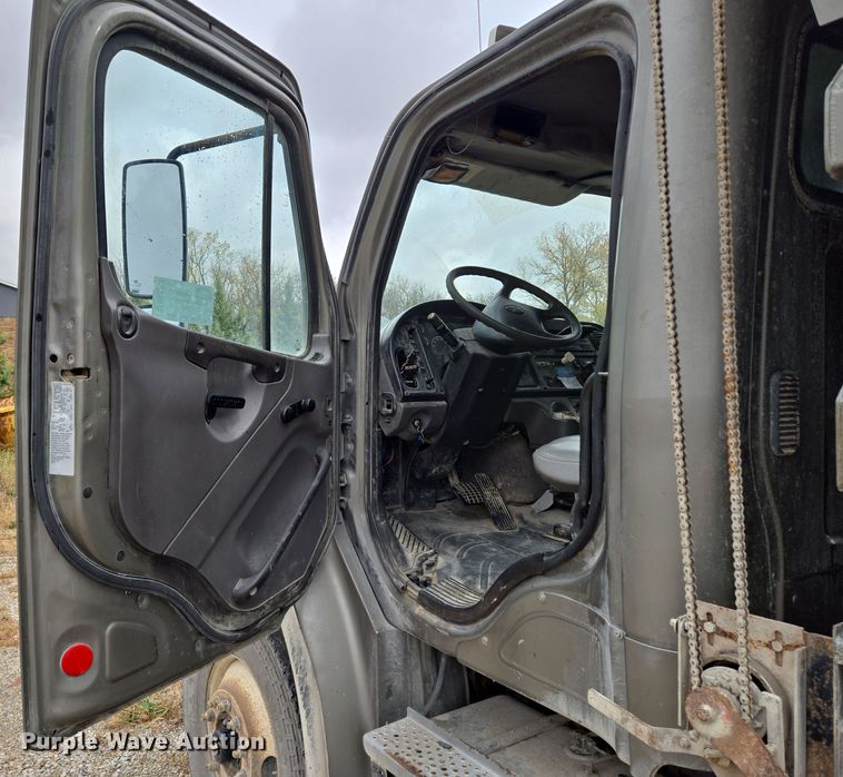 image for item EE8715 2008 Freightliner  Business Class M2 dump truck