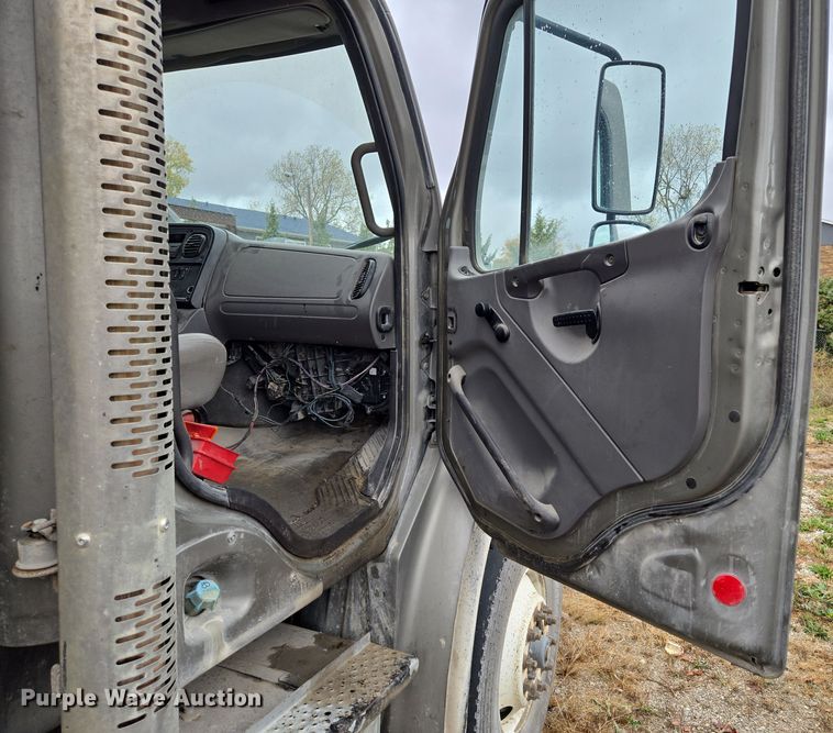 image for item EE8715 2008 Freightliner  Business Class M2 dump truck