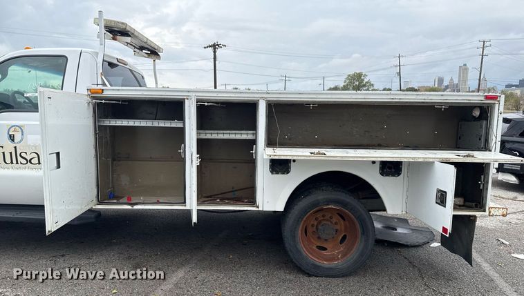 image for item EG0647 2011 Ford F450 Super Duty utility / service truck