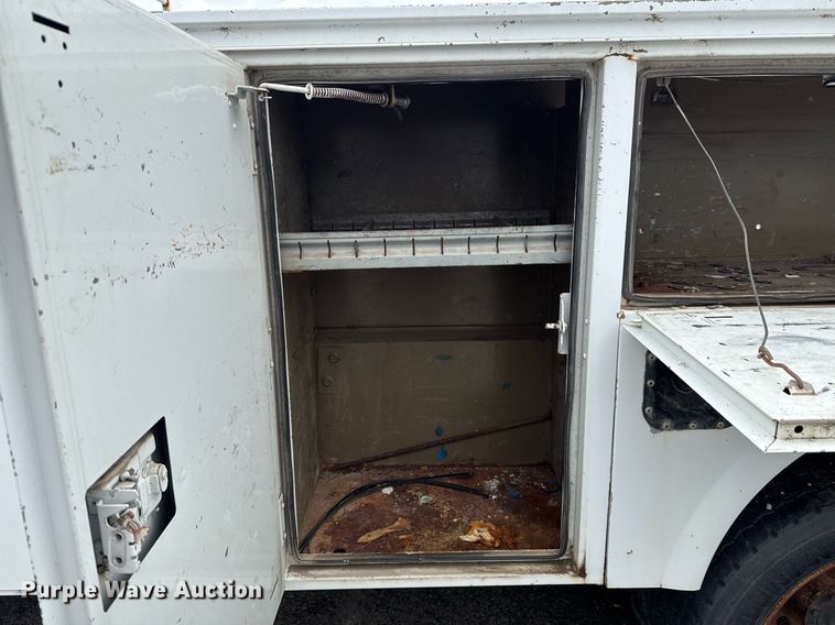 image for item EG0647 2011 Ford F450 Super Duty utility / service truck