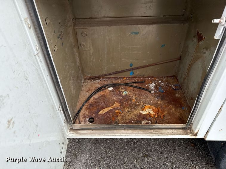 image for item EG0647 2011 Ford F450 Super Duty utility / service truck