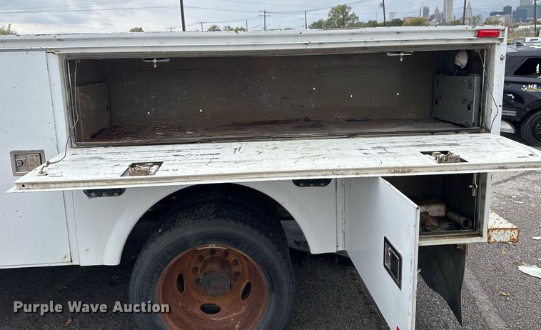 image for item EG0647 2011 Ford F450 Super Duty utility / service truck