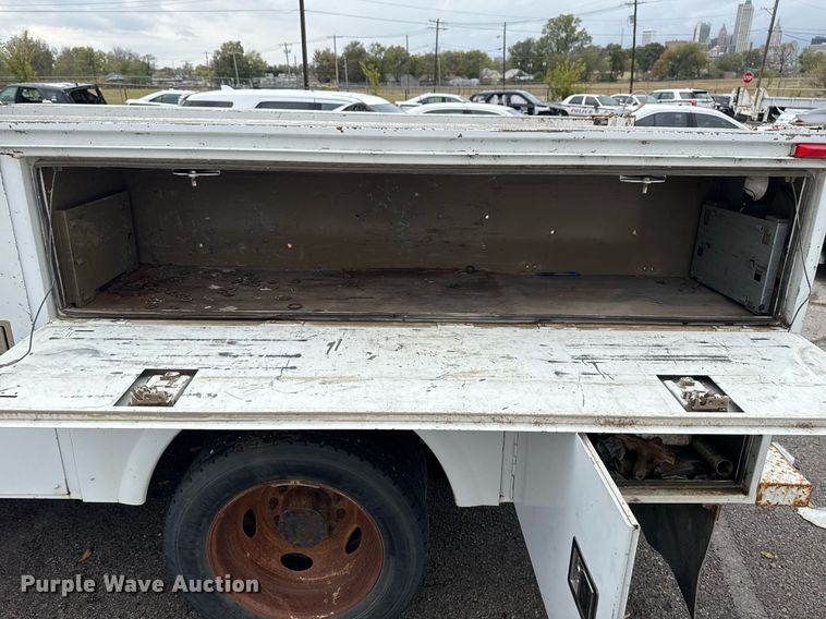 image for item EG0647 2011 Ford F450 Super Duty utility / service truck