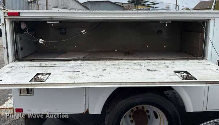 image for item EG0647 2011 Ford F450 Super Duty utility / service truck