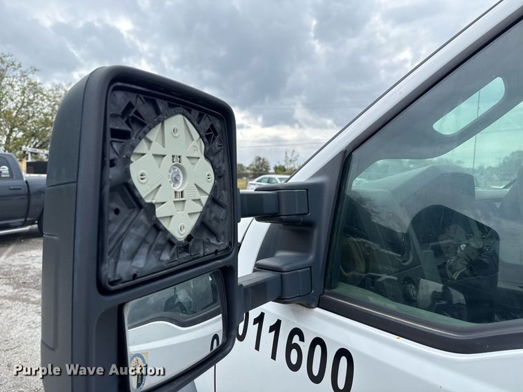 image for item EG0647 2011 Ford F450 Super Duty utility / service truck