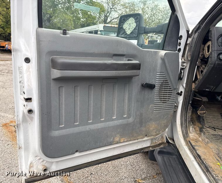 image for item EG0647 2011 Ford F450 Super Duty utility / service truck