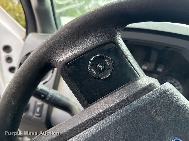 image for item EG0647 2011 Ford F450 Super Duty utility / service truck