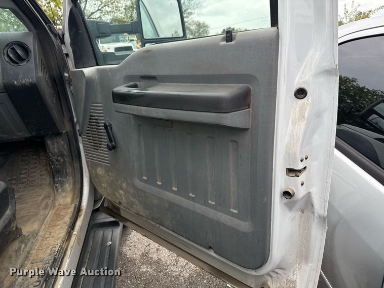 image for item EG0647 2011 Ford F450 Super Duty utility / service truck