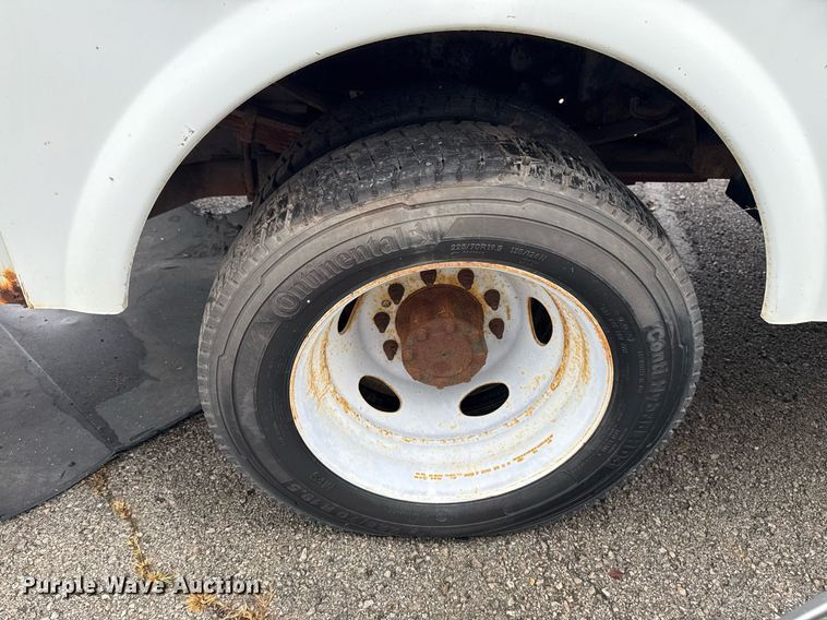 image for item EG0647 2011 Ford F450 Super Duty utility / service truck