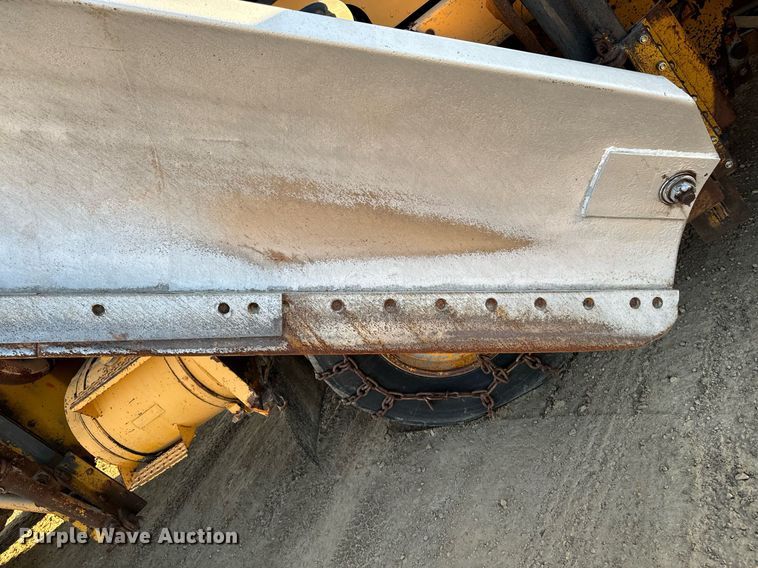 image for item EG6835 1986 Oshkosh P-2526-1 dump truck