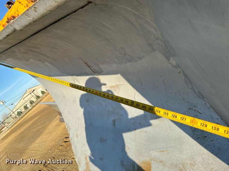 image for item EG6835 1986 Oshkosh P-2526-1 dump truck