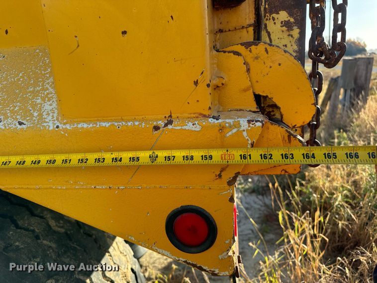 image for item EG6835 1986 Oshkosh P-2526-1 dump truck