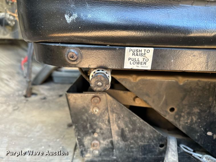 image for item EG6835 1986 Oshkosh P-2526-1 dump truck